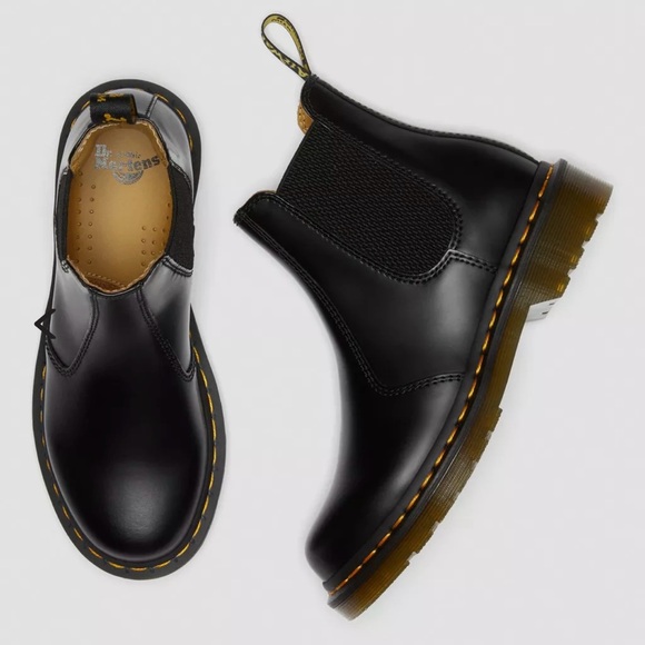 Dr. Martens 2976 Smooth Leather Chelsea Boots Womens 10 Mens 9 new without tags - Picture 1 of 14